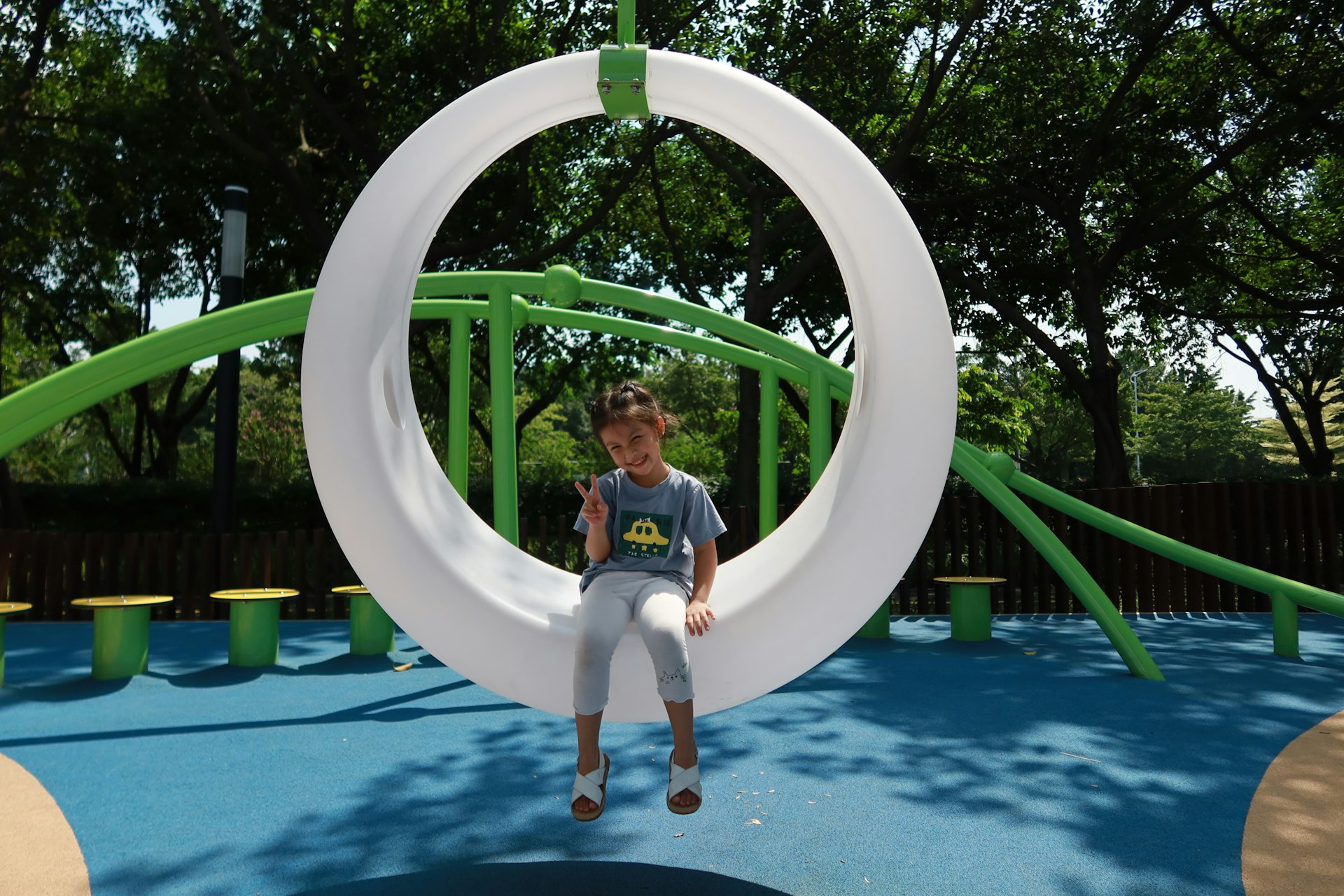 Transforming Theme Parks: The Rise of Augmented Reality Experiences