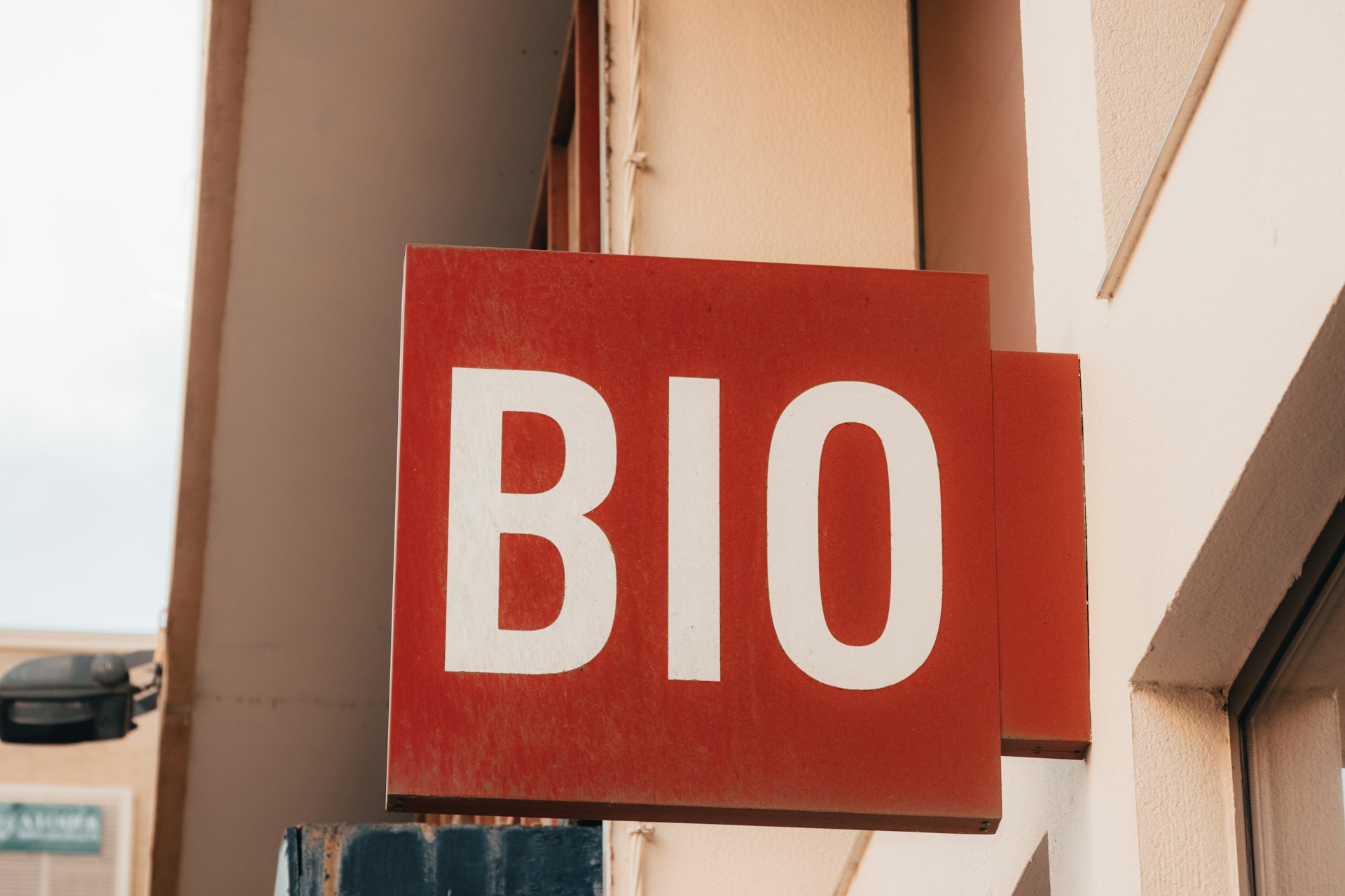 Biohacking for Wellness Optimization: 2025 Trends, Benefits, and Practical Pathways