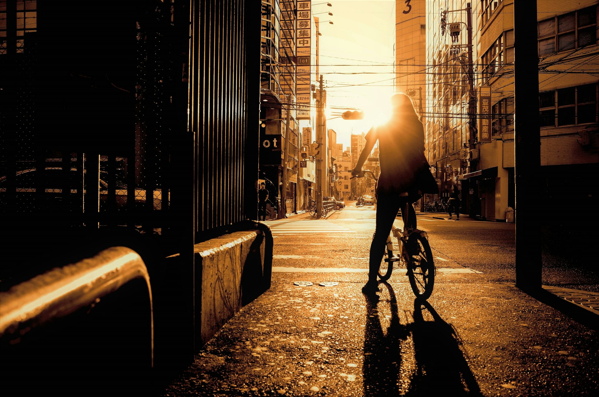 Thriving in the City: Navigating Urban Lifestyle Challenges for Better Mental Well-Being