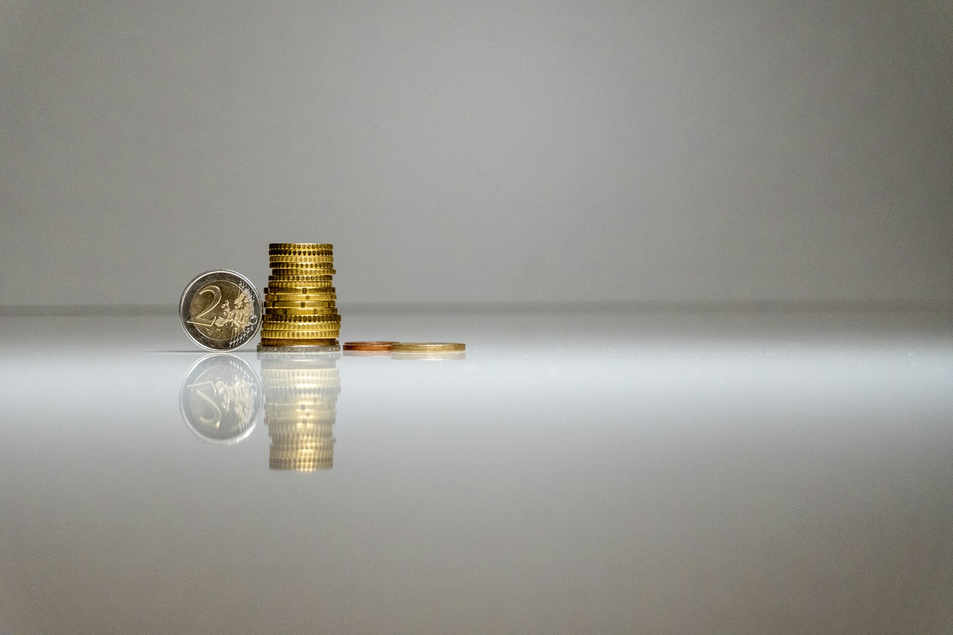 7 Proven Financial Habits of High Net Worth Individuals You Can Adopt Today