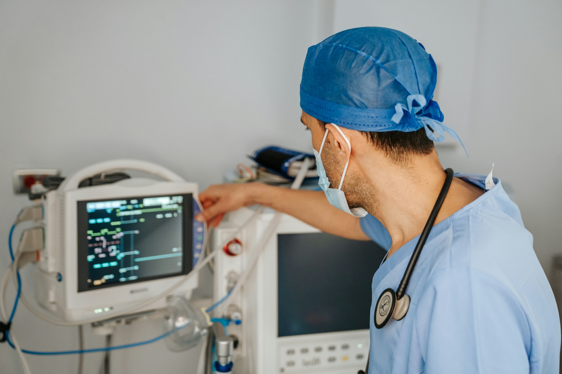 Navigating Growth Avenues in the Global Healthcare Landscape for Strategic Investors