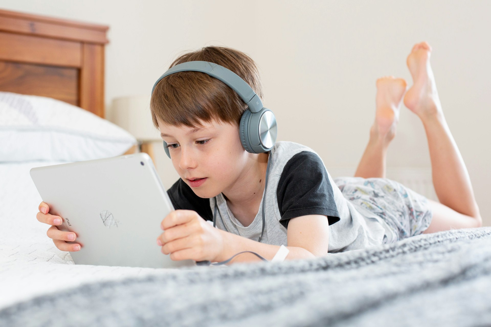 Cultivating Balanced Daily Routines for Mindful Digital Engagement
