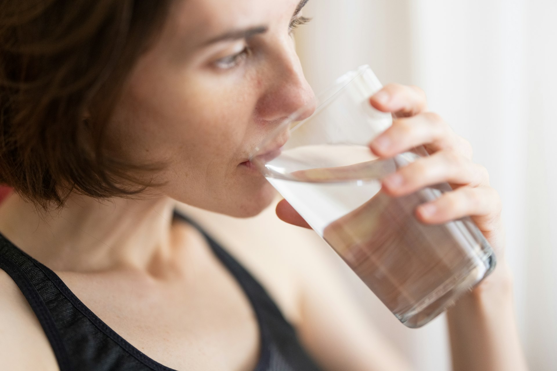 Practical Daily Habits to Maintain Balanced Hydration for Overall Health