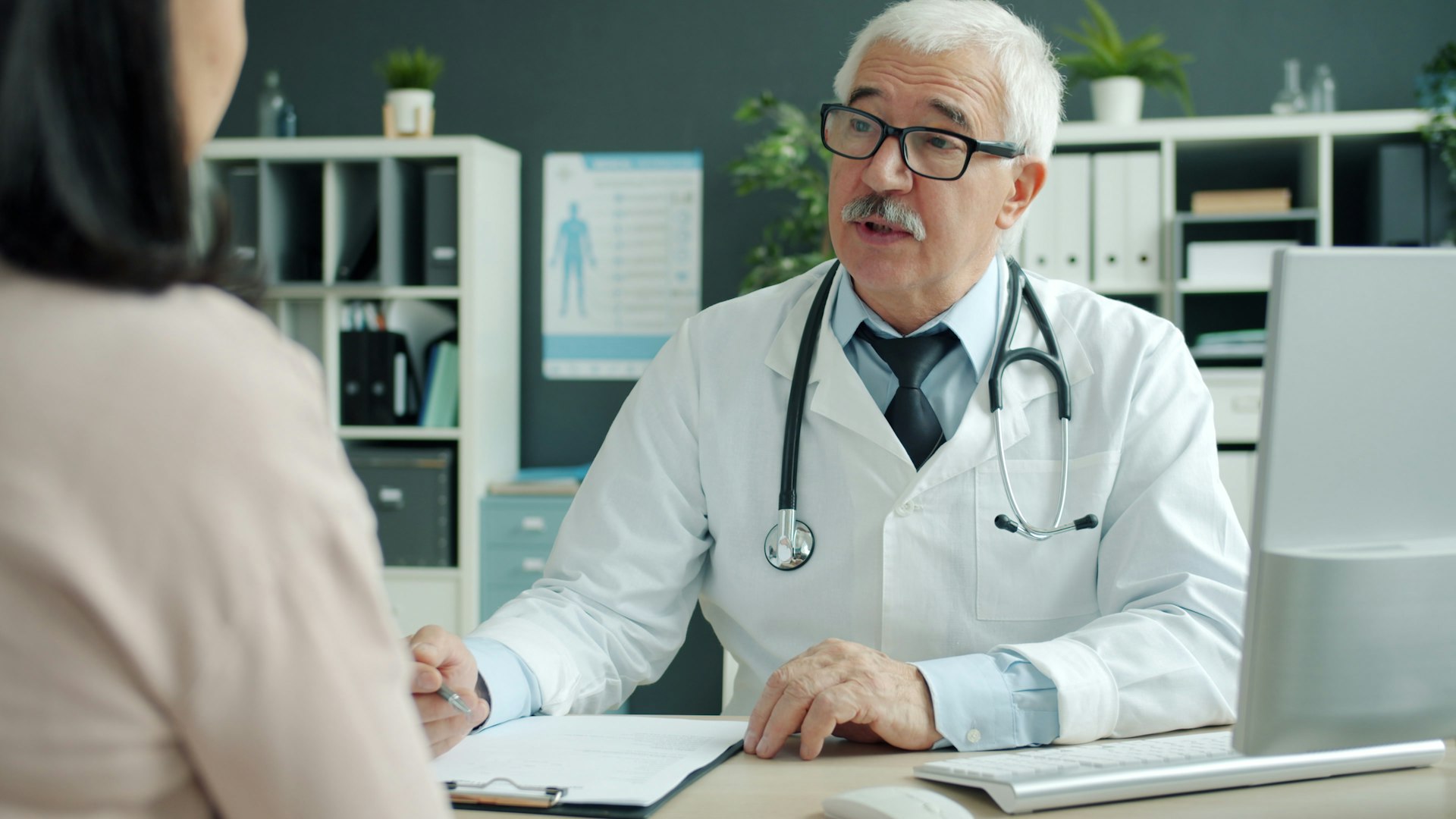 Navigating Chronic Conditions: A Holistic Look at Integrative Health Strategies